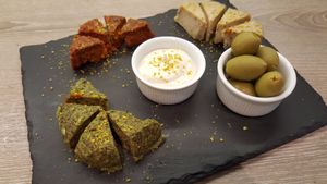 raw ořechové sýry at MyRaw Food  in Brno