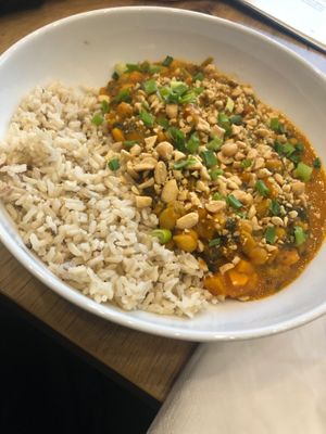 Peanut and sweet potato stew with brown rice  at Mihiderka in Katowice