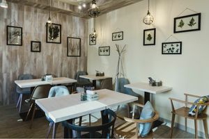 interior  at Verde Cafe in Moscow