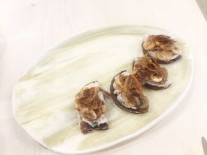 raw onion bread with mushrooms  at Verde Cafe in Moscow