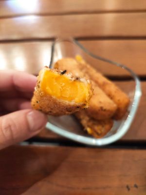 Croquettes au fauxmage at The Judgy Vegan in Brussels