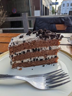 Oreo cake at The Judgy Vegan in Brussels