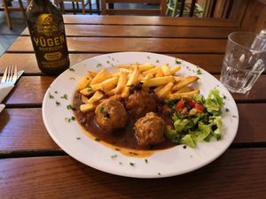 Boulets sauce Liégeoise at The Judgy Vegan in Brussels