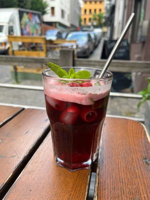 Flower Power Mocktail at The Judgy Vegan in Brussels