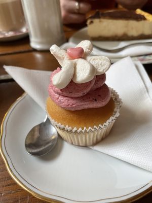 Lemon cupcake   at The Judgy Vegan in Brussels