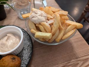 Fries at The Judgy Vegan in Brussels