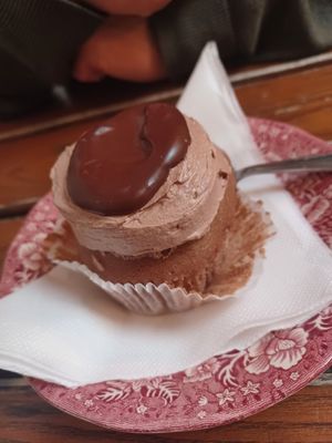 Chocolate cupcake at The Judgy Vegan in Brussels