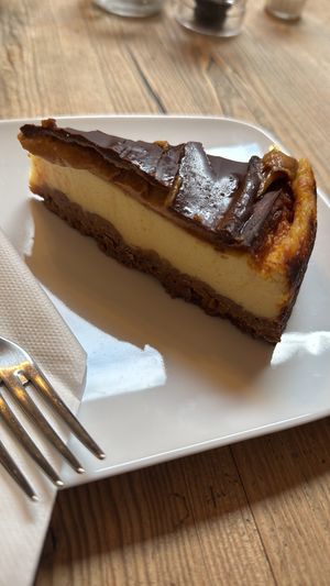 Cheesecake au spéculoos ! Une merveille 🤤   at The Judgy Vegan in Brussels