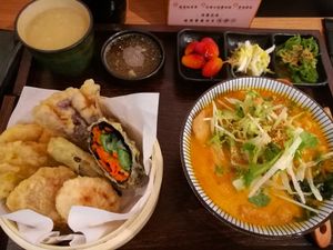 Curry oulong noodles at Hoshina 穗科 - Zhongshan District in Taipei