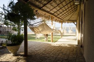 Relaxing area of the Coco-Knots restaurant at Coco-Knots Kite Lodge in Itarema