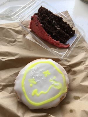 Empire biscuit & raspberry chocolate cake at In Bloom in Glasgow