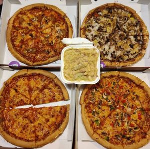  at Zad's in Manchester