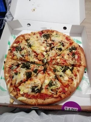 vegan gains pizza at Zad's in Manchester