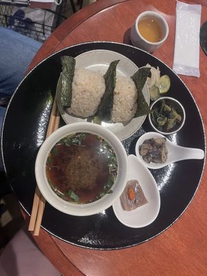Onigiri plate  at Kururu in Nara