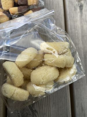 Vegan cookies ”drömmar” ❤️  at Bagar'n Hornstull in Stockholm