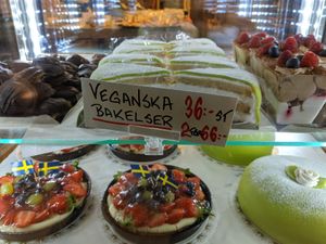 vegan cakes at Bagar'n Hornstull in Stockholm