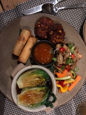 Starter platter at Giggling Squid in Berkhamsted