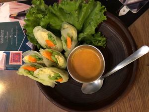 Cabbage avocado spring rolls (raw) at The Green Room in Taipei