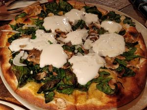 Las Vega - hot and spicy vegan pizza at Otomat in Antwerpen