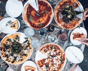 Vegan pizza at the left side (the yellow one :)) at Otomat in Antwerpen