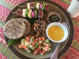 Kebab plate at Uguisu Sabou in Kampot
