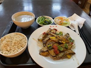 Stir fly capsicum and mushroom with brown rice, soup and veg sides  at Guan Shi Yin Organic Lifestyle in Taichung