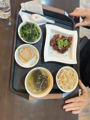 oyster mushroom menu  at Guan Shi Yin Organic Lifestyle in Taichung