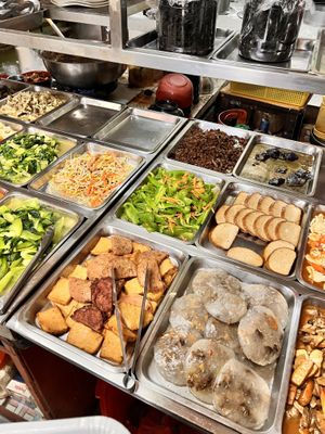 Buffet selectionn  at Jiu Liu Su Shi in Taichung