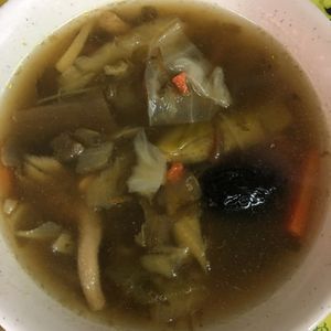 Complimentary soup at Jiu Liu Su Shi in Taichung