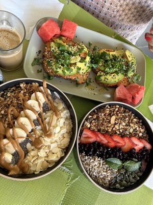 Brunch  at Super Juice in Praia Da Rocha