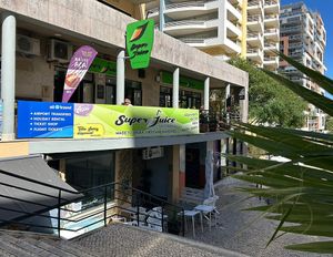 Outside shop face  at Super Juice in Praia Da Rocha