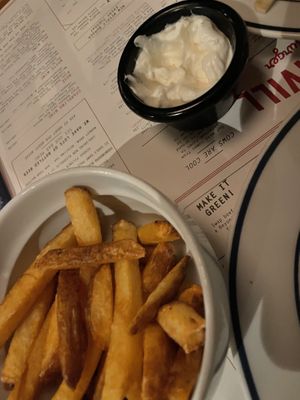 Vegan Mayo and fries at Dognvill Bar and Burger in Stavanger