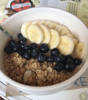 the ‘nana bowl at Hippy Chick Hummus in Frederick
