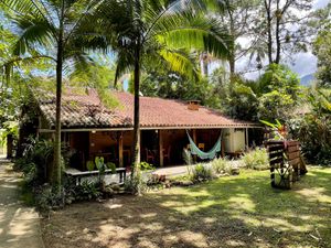 The dining area at Nacasadela in Penedo