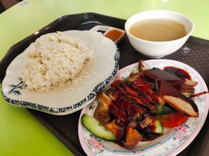 Roasted chicken rice set at Li Wei Vegetarian 笠维素食 in Northeast Singapore