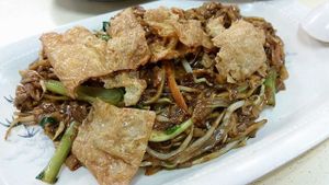 Char Kway Teow at Li Wei Vegetarian 笠维素食 in Northeast Singapore
