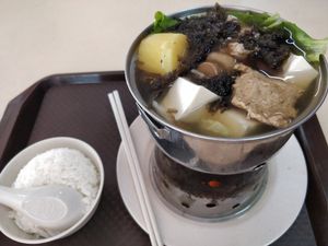 Tofu seaweed soup with rice at Li Wei Vegetarian 笠维素食 in Northeast Singapore