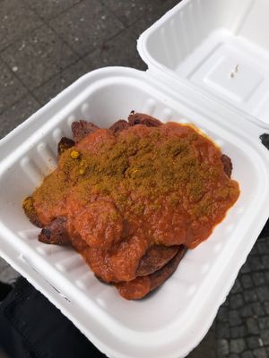 Currywurst at Backbord Vegan in Berlin