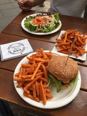 super tasty sweetpotatoe fries with a nice burger at Backbord Vegan in Berlin