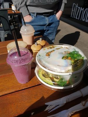 Originally from Adelaide SA driving through Wagga Wagga stopped for some amazing vegan takeaway at Fitz Cafe in Wagga Wagga