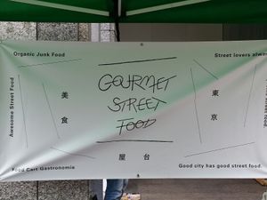 live music and performers at Farmer's Market - UNU in Tokyo