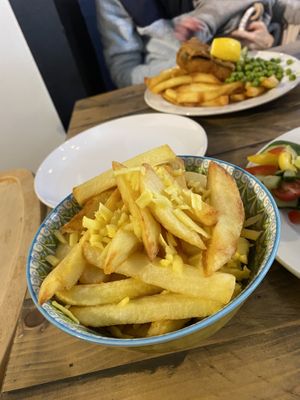 Cheesy chips #Veganuary at No 18 Cafe in Swansea