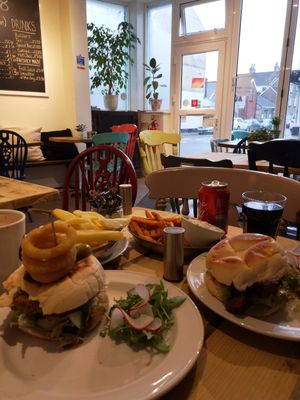 Mid afternoon late lunch at No 18 Cafe in Swansea