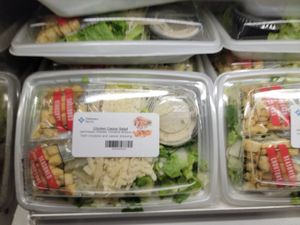 No vegan salads 😥 at LAX - Earthbar - T6 in Los Angeles