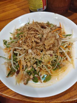 Banana leaf salad at Nhat Da in Hoi An