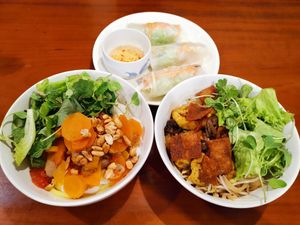 Cau Lau & Mi Quang at Nhat Da in Hoi An