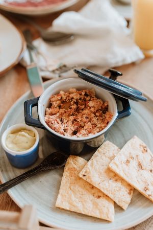 Scramble tofu at Consulado Vegetal in Jardin