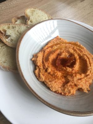 Dried tomato hummus  at Consulado Vegetal in Jardin