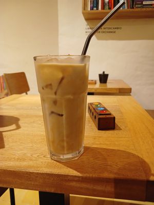 Café frío con leche de maní, 6/10, sabe más a maní que a café at Consulado Vegetal in Jardin