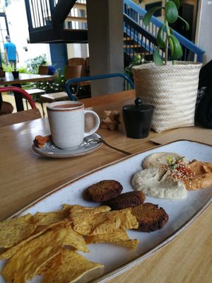 Absolutely delicious vegan plate 💓 at Consulado Vegetal in Jardin